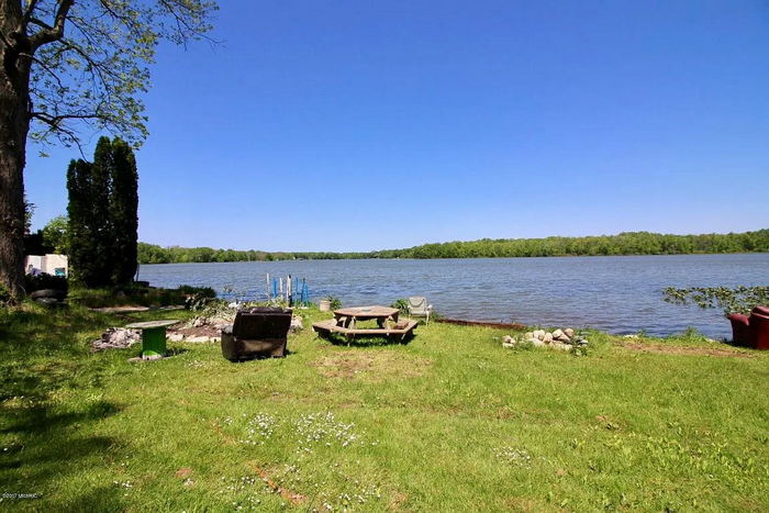 Baseline Lake Lodge - Real Estate Listing (newer photo)